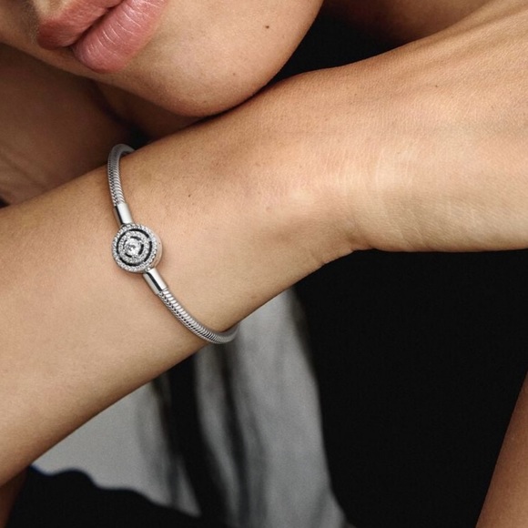 Pandora Moments Halo Snake Chain Bracelet 8.3 worn once - Picture 4 of 9